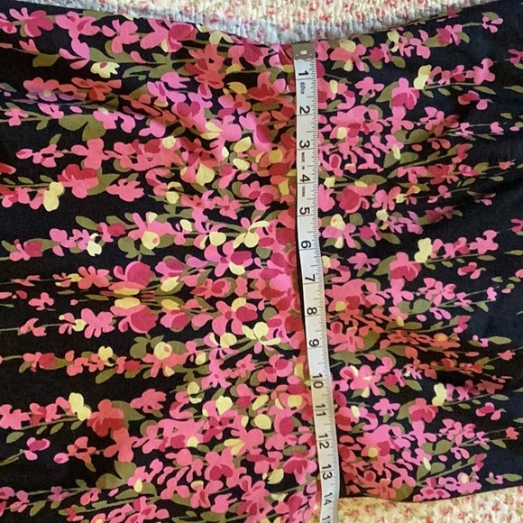 Ann Taylor Loft, Sz 6 Fit and Flare Floral & Black Strapless Dress. - Picture 7 of 8